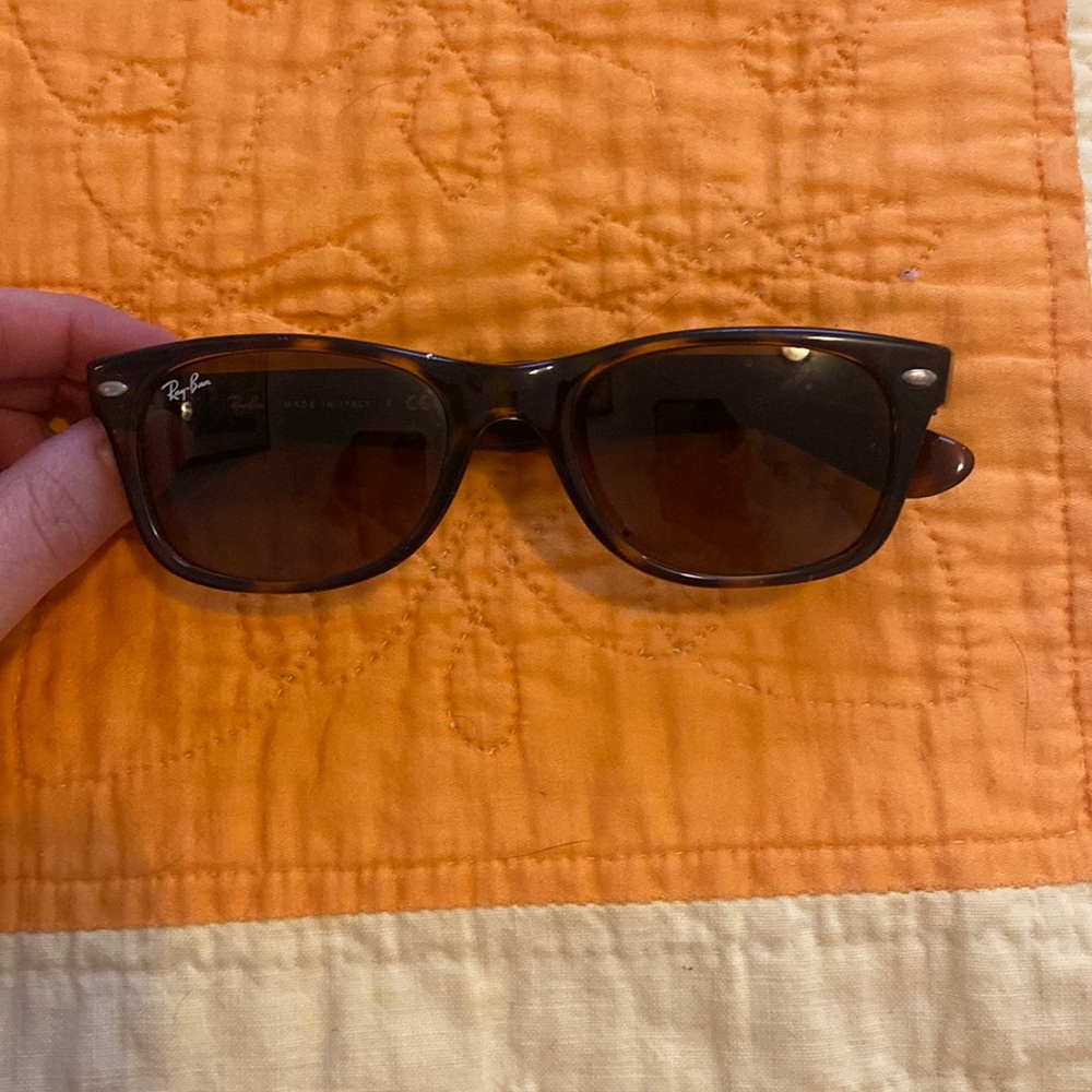 Tortoiseshell raybans